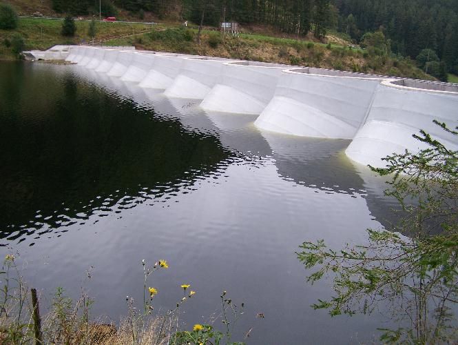 Linachtalsperre, Staumauer